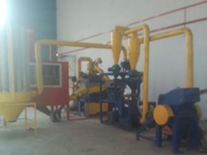 中型線路板回收設(shè)備